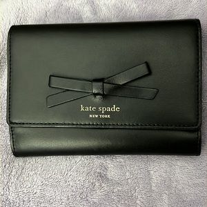 Kate Spade Black Leather Bifold Compact Wallet Coin Area pre-loved like new